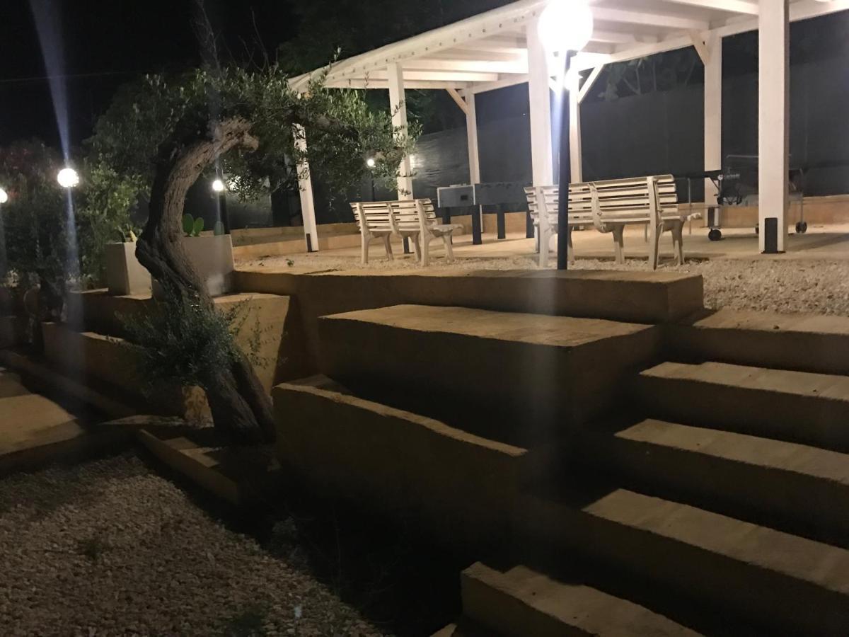 Villa Ceni - Appartamenti Con Camere, Cucina, Wc E Terrazza Sul Mare In Villa Con Piscina, Giardino E Parcheggio 马里内拉 外观 照片