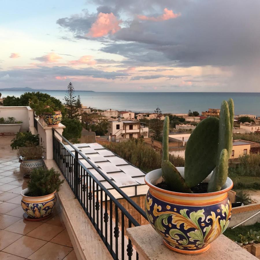 Villa Ceni - Appartamenti Con Camere, Cucina, Wc E Terrazza Sul Mare In Villa Con Piscina, Giardino E Parcheggio 马里内拉 外观 照片