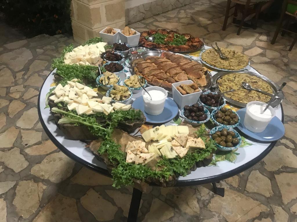 Villa Ceni - Appartamenti Con Camere, Cucina, Wc E Terrazza Sul Mare In Villa Con Piscina, Giardino E Parcheggio 马里内拉 外观 照片