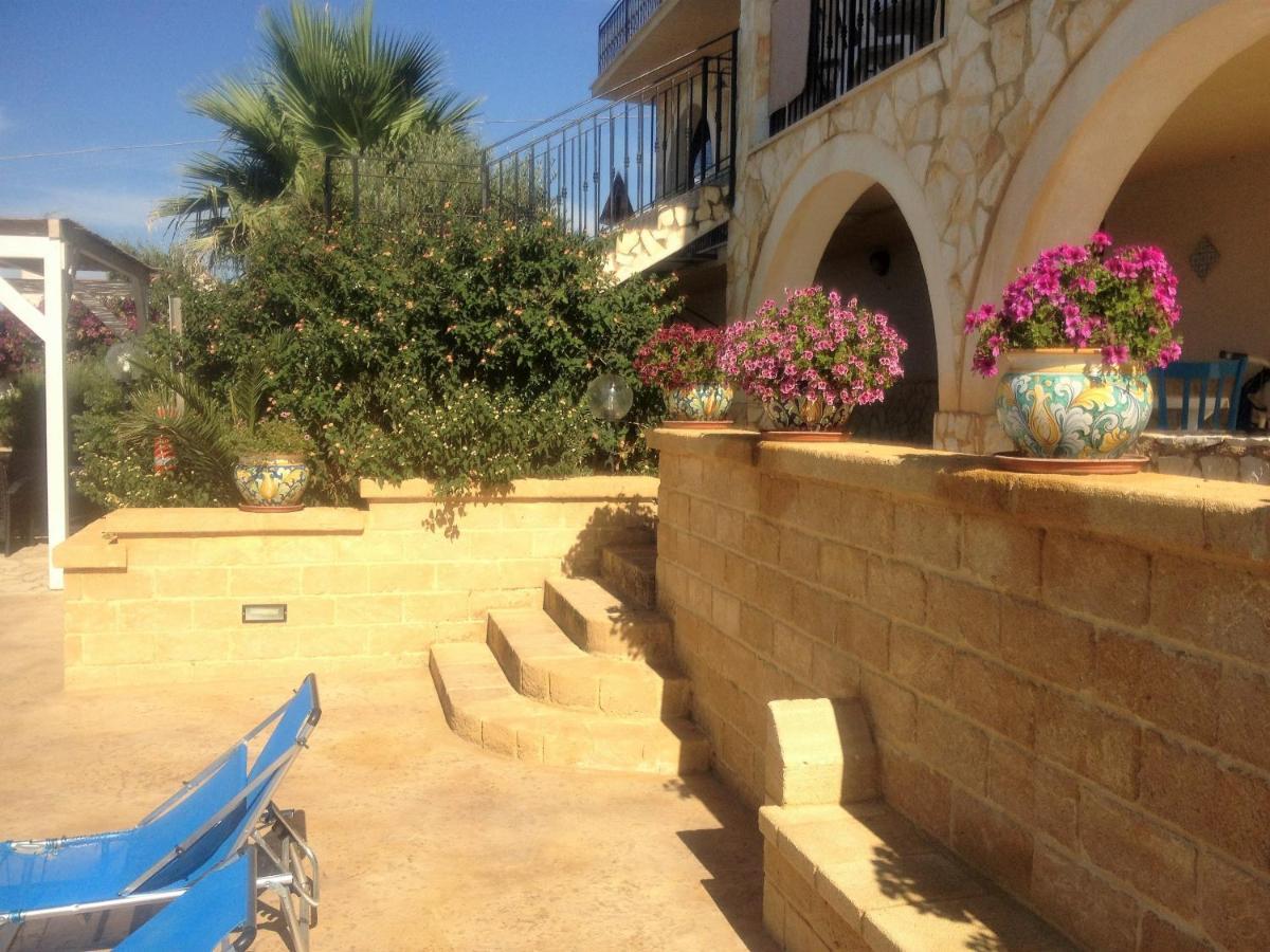 Villa Ceni - Appartamenti Con Camere, Cucina, Wc E Terrazza Sul Mare In Villa Con Piscina, Giardino E Parcheggio 马里内拉 外观 照片