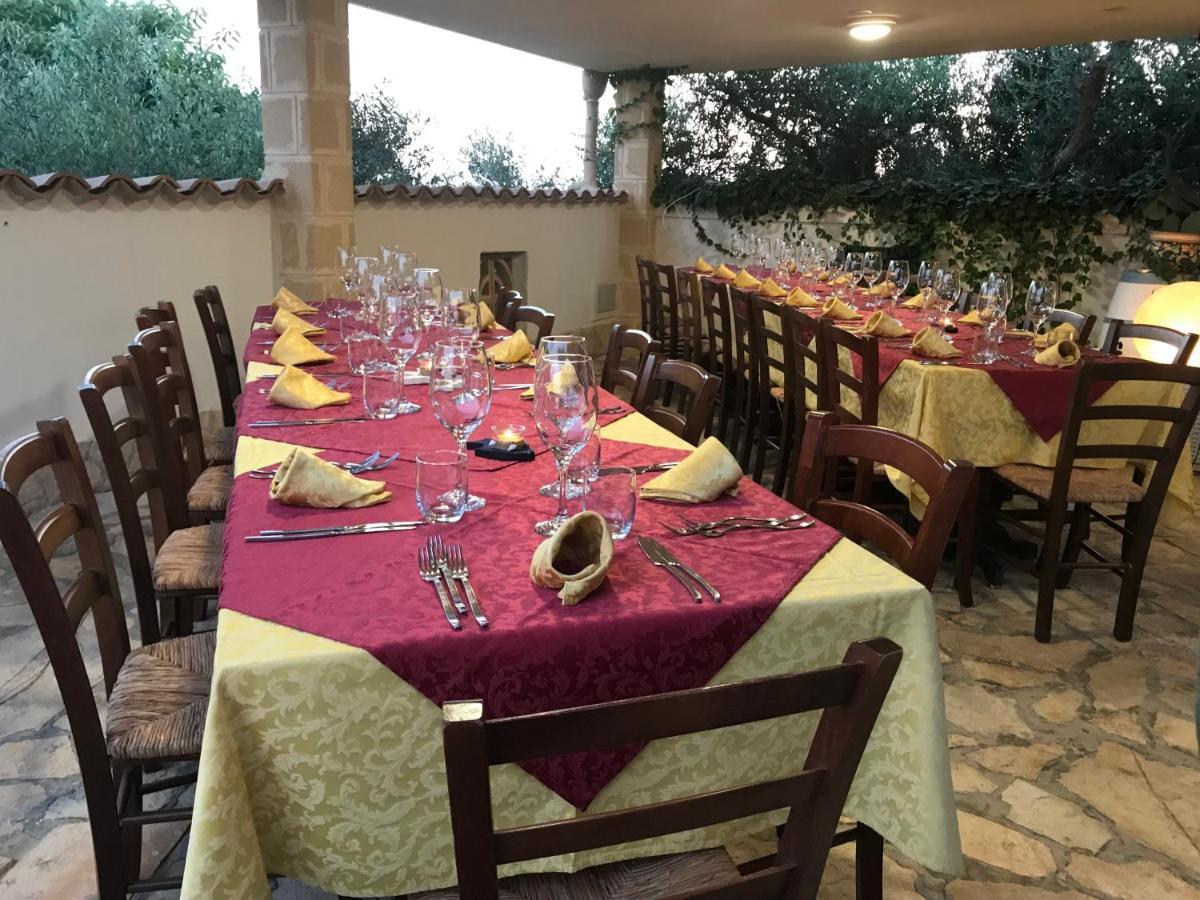 Villa Ceni - Appartamenti Con Camere, Cucina, Wc E Terrazza Sul Mare In Villa Con Piscina, Giardino E Parcheggio 马里内拉 外观 照片