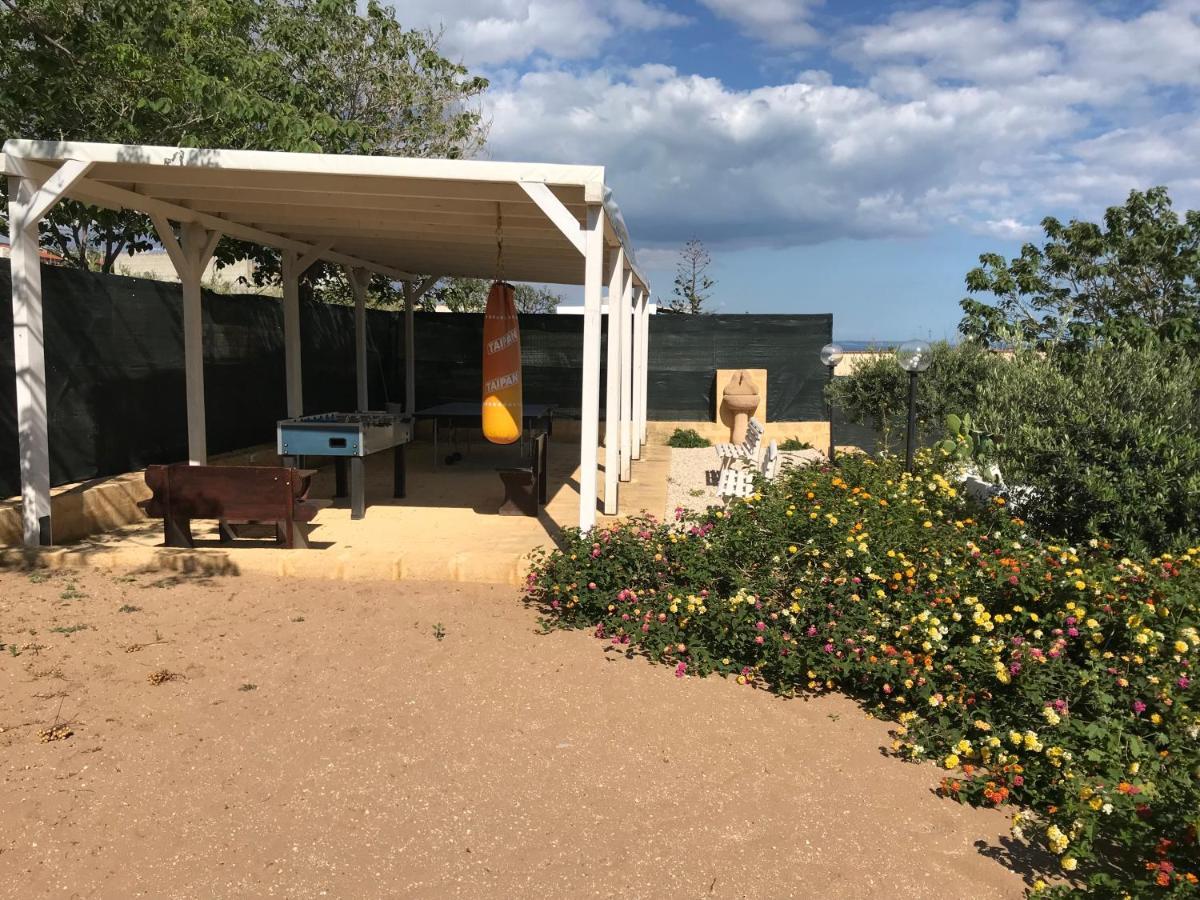 Villa Ceni - Appartamenti Con Camere, Cucina, Wc E Terrazza Sul Mare In Villa Con Piscina, Giardino E Parcheggio 马里内拉 外观 照片