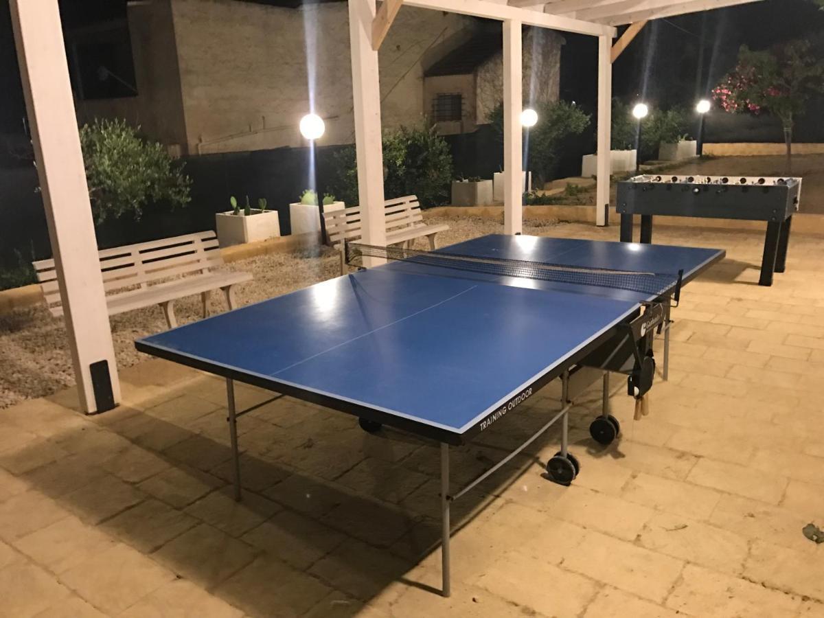 Villa Ceni - Appartamenti Con Camere, Cucina, Wc E Terrazza Sul Mare In Villa Con Piscina, Giardino E Parcheggio 马里内拉 外观 照片