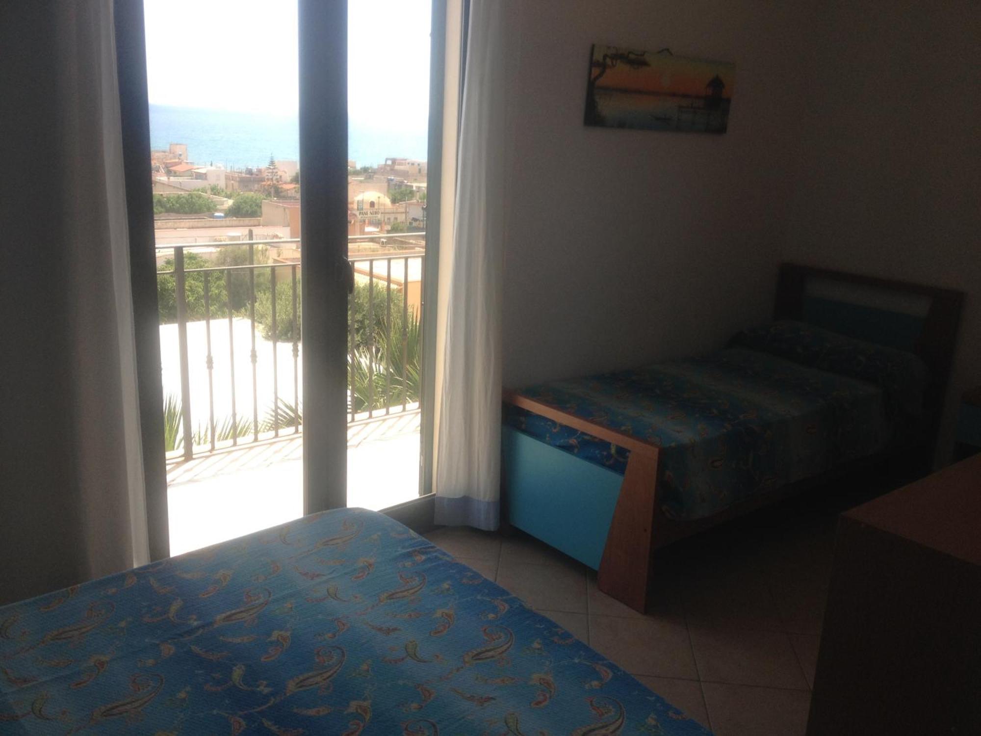Villa Ceni - Appartamenti Con Camere, Cucina, Wc E Terrazza Sul Mare In Villa Con Piscina, Giardino E Parcheggio 马里内拉 外观 照片