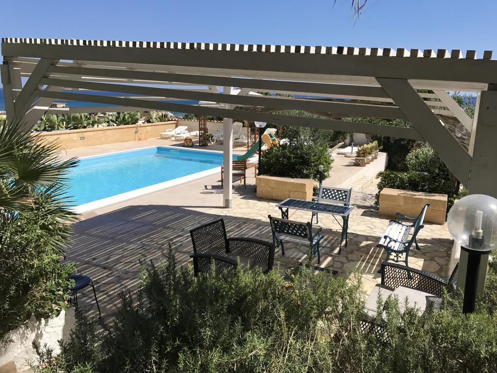 Villa Ceni - Appartamenti Con Camere, Cucina, Wc E Terrazza Sul Mare In Villa Con Piscina, Giardino E Parcheggio 马里内拉 外观 照片