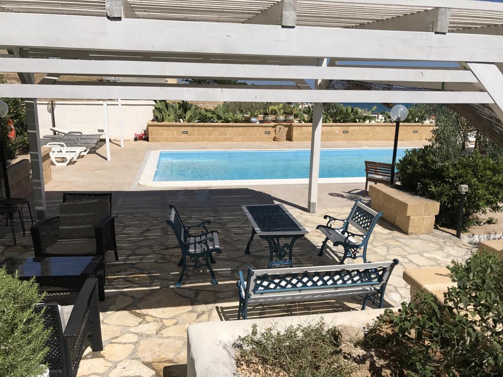 Villa Ceni - Appartamenti Con Camere, Cucina, Wc E Terrazza Sul Mare In Villa Con Piscina, Giardino E Parcheggio 马里内拉 外观 照片