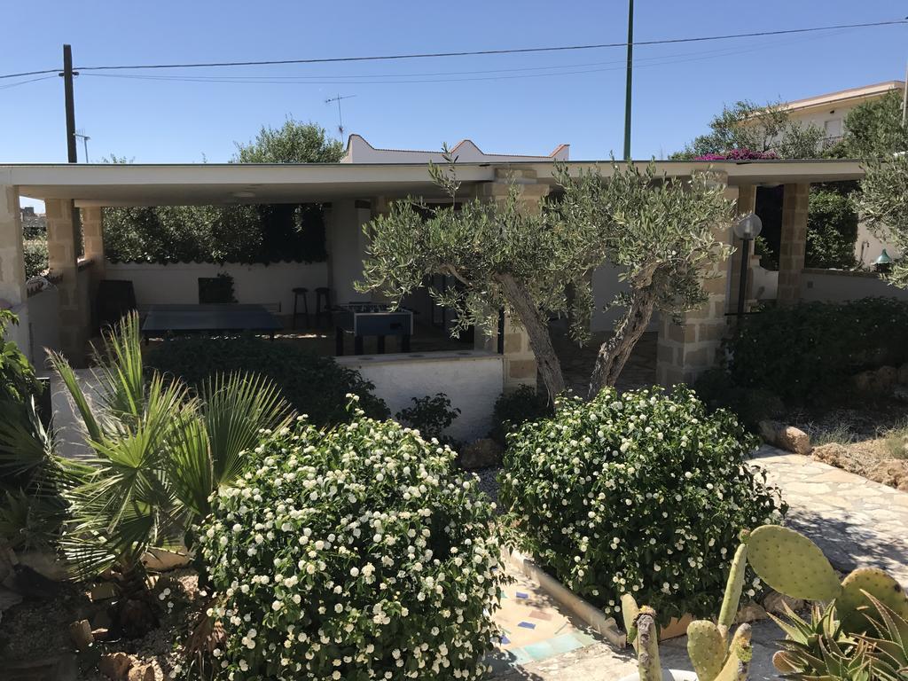 Villa Ceni - Appartamenti Con Camere, Cucina, Wc E Terrazza Sul Mare In Villa Con Piscina, Giardino E Parcheggio 马里内拉 外观 照片