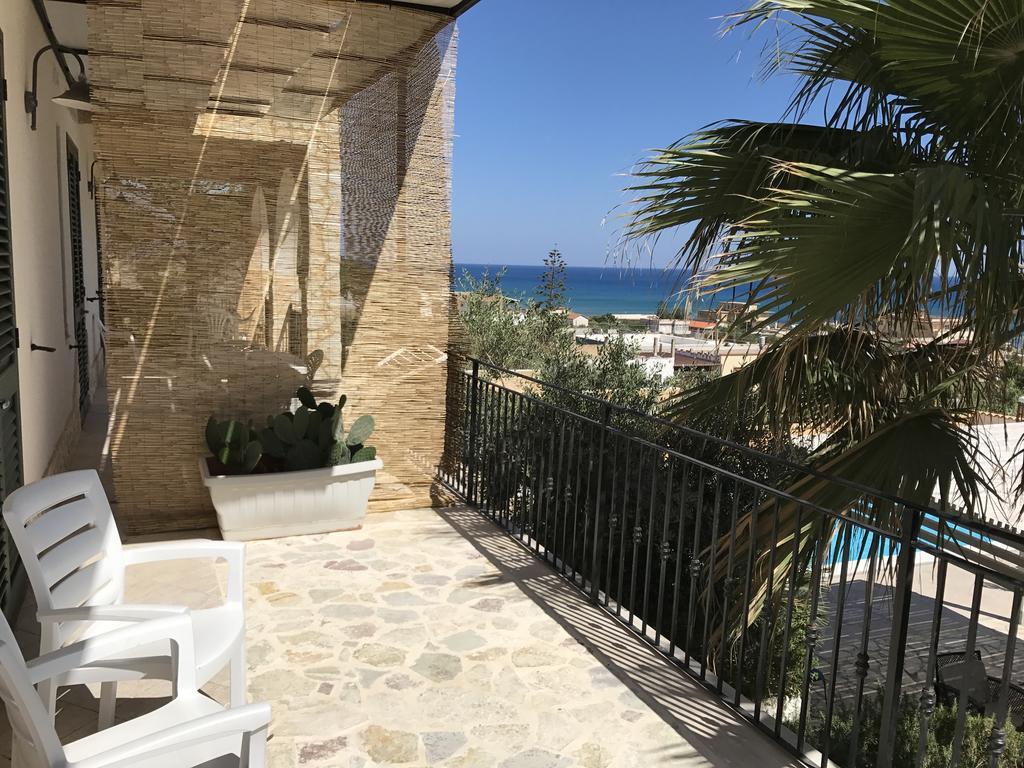 Villa Ceni - Appartamenti Con Camere, Cucina, Wc E Terrazza Sul Mare In Villa Con Piscina, Giardino E Parcheggio 马里内拉 外观 照片
