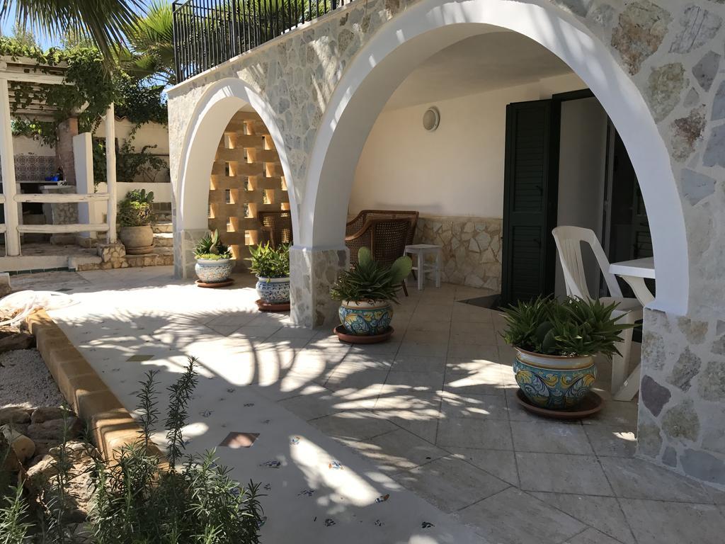 Villa Ceni - Appartamenti Con Camere, Cucina, Wc E Terrazza Sul Mare In Villa Con Piscina, Giardino E Parcheggio 马里内拉 外观 照片