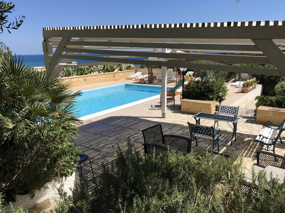 Villa Ceni - Appartamenti Con Camere, Cucina, Wc E Terrazza Sul Mare In Villa Con Piscina, Giardino E Parcheggio 马里内拉 外观 照片