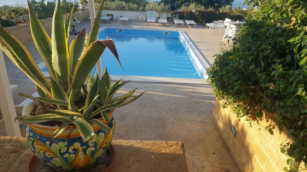 Villa Ceni - Appartamenti Con Camere, Cucina, Wc E Terrazza Sul Mare In Villa Con Piscina, Giardino E Parcheggio 马里内拉 外观 照片