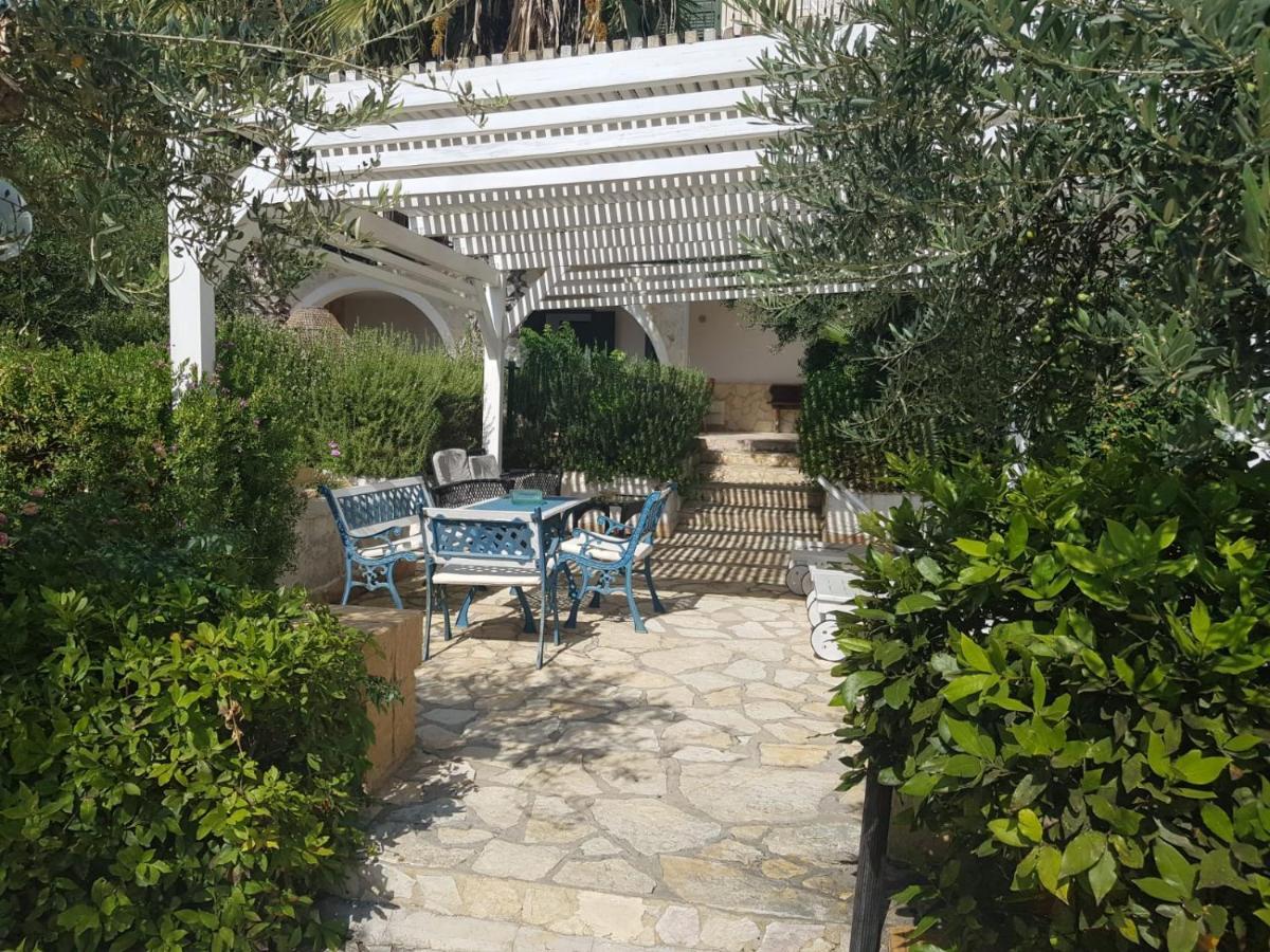 Villa Ceni - Appartamenti Con Camere, Cucina, Wc E Terrazza Sul Mare In Villa Con Piscina, Giardino E Parcheggio 马里内拉 外观 照片