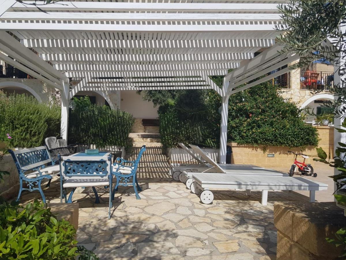 Villa Ceni - Appartamenti Con Camere, Cucina, Wc E Terrazza Sul Mare In Villa Con Piscina, Giardino E Parcheggio 马里内拉 外观 照片
